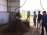 Thực địa mô hình trình diễn máy tách phân tách chất thải chăn nuôi làm phân bón hữu cơ tại tỉnh Sơn La