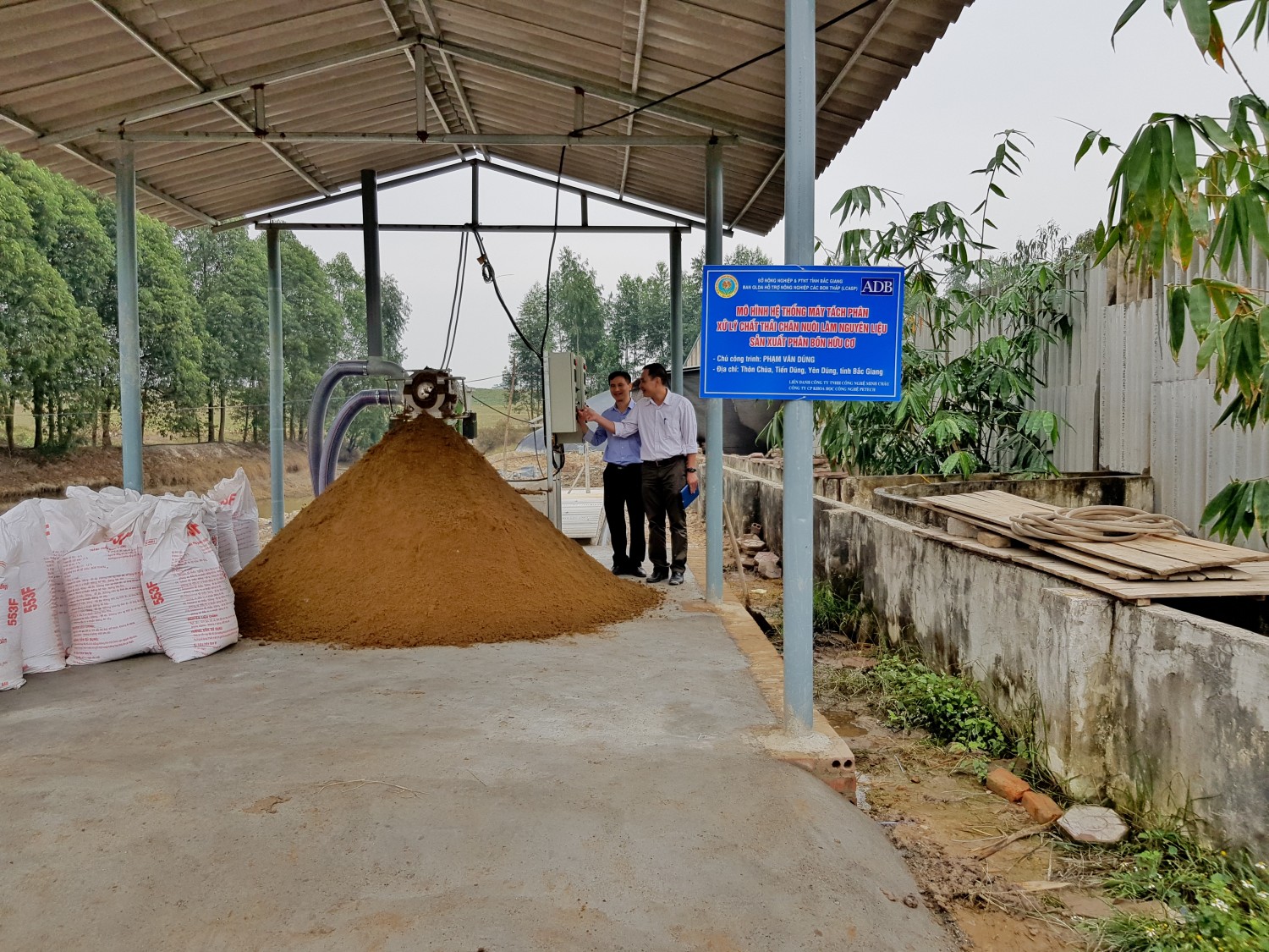 Mô hình máy ép phân nhà ông Dũng tại huyện Yên Dũng